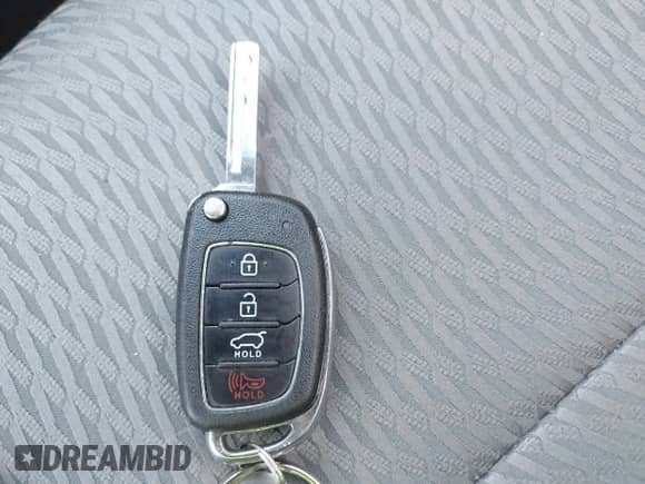 2018 Hyundai Santa Fe 2.4L with VIN 5XYZTDLB1JG564965, listed as a IAAI auction lot 42651687 with 111,401 mi miles and . Bid and sale history available at DreamBid. Image 11.