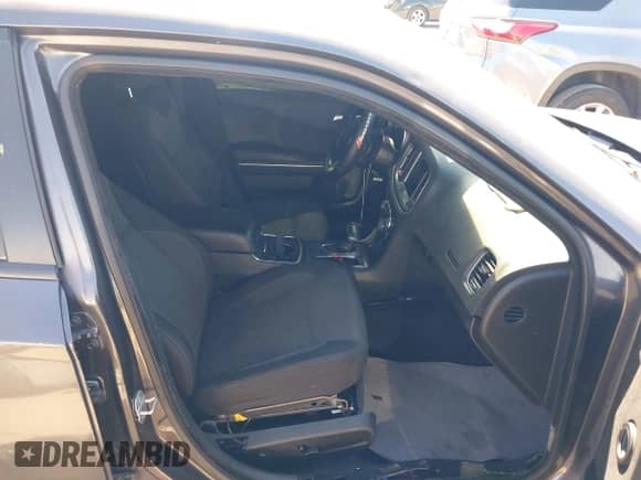 2019 Dodge Charger SXT z VIN 2C3CDXBG3KH711344, wystawiony jako IAAI lot #43465326 z przebiegiem 95 186 mil mil oraz . Historia ofert i sprzedaży dostępna na DreamBid. Obrazek 5.