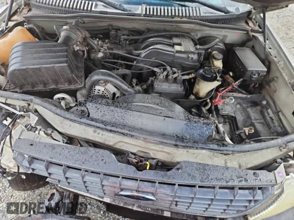 2004 Ford Explorer XLS with VIN 1FMZU62K34UB32886, listed as a Copart auction lot 85308905 with 181,918 mi miles and Salvage title. Bid and sale history available at DreamBid. Image 12.