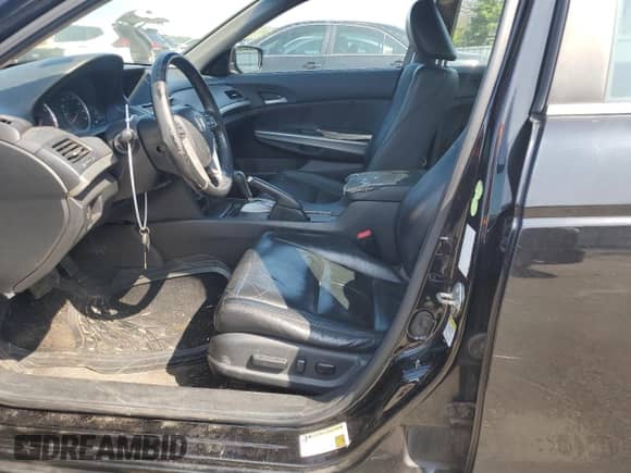 2009 Honda Accord EX-L z VIN 1HGCP36859A021572, wystawiony jako Copart lot #67711775 z przebiegiem 260 665 mil mil oraz Czysty tytuł • Clean title. Historia ofert i sprzedaży dostępna na DreamBid. Obrazek 7.