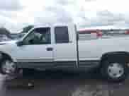 1996 Chevrolet Silverado 1500 with VIN 1GCEK19R8TE251962, listed as a IAAI auction lot 43391675 with 329,983 mi miles and . Bid and sale history available at DreamBid. Image 14.