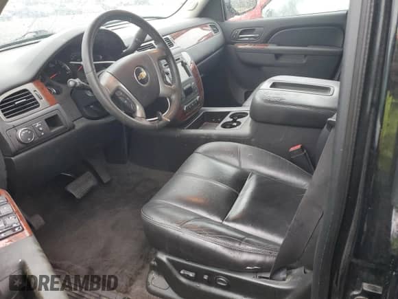 2011 Chevrolet Tahoe LT с VIN 1GNSCBE03BR130445, выставлен на аукционе Copart как лот 54971475 с пробегом 205 261 миль миль и Списание • Salvage title. История ставок и продаж доступна на DreamBid. Изображение 7.