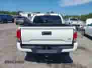 2017 Toyota Tacoma SR5 с VIN 5TFCZ5ANXHX082879, выставлен на аукционе IAAI как лот 42868022 с пробегом 114 120 миль миль и . История ставок и продаж доступна на DreamBid. Изображение 16.
