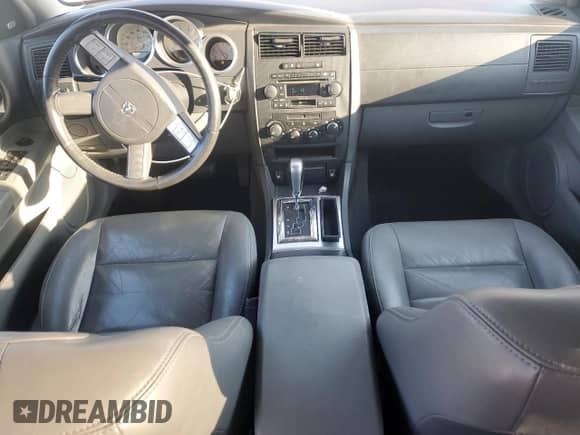 2005 Dodge Magnum RT with VIN 2D8GV582X5H618403, listed as a Copart auction lot 71527064 with 114,414 mi miles and Clean title. Bid and sale history available at DreamBid. Image 8.