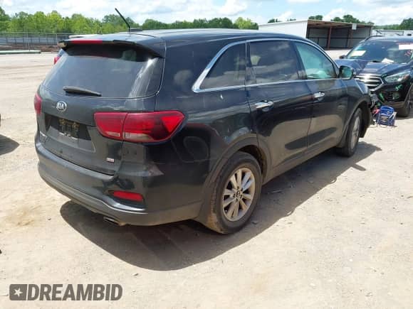 2019 Kia Sorento LX with VIN 5XYPG4A34KG568064, listed as a IAAI auction lot 42484259 with 115,805 mi miles and . Bid and sale history available at DreamBid. Image 4.