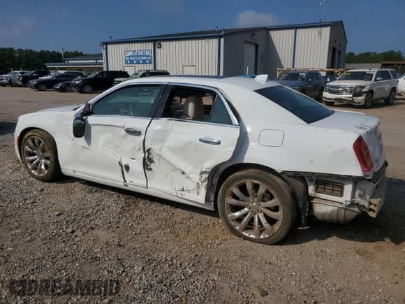 2018 Chrysler 300 Limited с VIN 2C3CCAEG3JH227670, выставлен на аукционе Copart как лот 67823075 с пробегом 71 581 миль миль и Списание • Salvage title. История ставок и продаж доступна на DreamBid. Изображение 2.