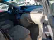 2012 Honda Odyssey LX z VIN 5FNRL5H29CB091860, wystawiony jako IAAI lot #42000688 z przebiegiem 295 551 mil mil oraz . Historia ofert i sprzedaży dostępna na DreamBid. Obrazek 5.