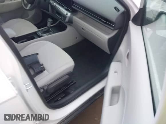 2025 Hyundai Kona SEL with VIN KM8HB3AB6SU215288, listed as a IAAI auction lot 43512642 with 17,290 mi miles and . Bid and sale history available at DreamBid. Image 5.