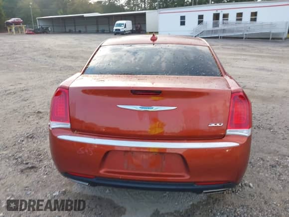 2021 Chrysler 300 Touring с VIN 2C3CCAAG0MH602425, выставлен на аукционе IAAI как лот 43187983 с пробегом 54 000 миль миль и . История ставок и продаж доступна на DreamBid. Изображение 16.