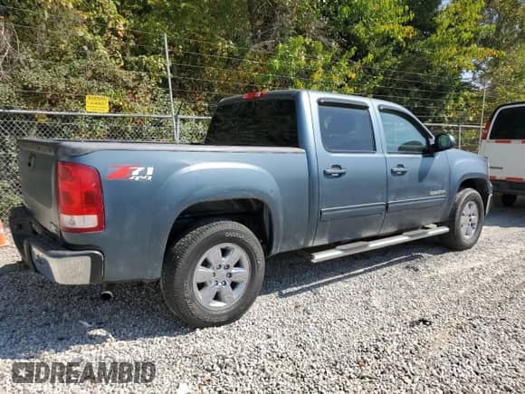 2011 GMC Sierra 1500 SLT z VIN 3GTP2WE34BG106643, wystawiony jako Copart lot #81302865 z przebiegiem 225 548 mil mil oraz Czysty tytuł • Clean title. Historia ofert i sprzedaży dostępna na DreamBid. Obrazek 3.