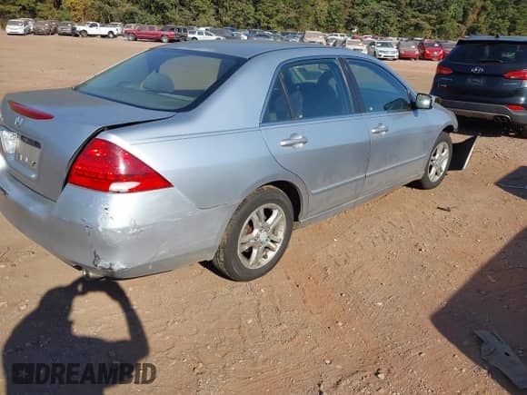 2007 Honda Accord LX SE with VIN JHMCM563X7C021672, listed as a IAAI auction lot 43163924 with 217,262 mi miles and . Bid and sale history available at DreamBid. Image 4.