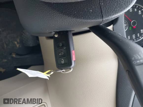 2012 Volkswagen Tiguan S с VIN WVGBV7AX2CW571145, выставлен на аукционе IAAI как лот 41848073 с пробегом 11 421 миль миль и . История ставок и продаж доступна на DreamBid. Изображение 11.