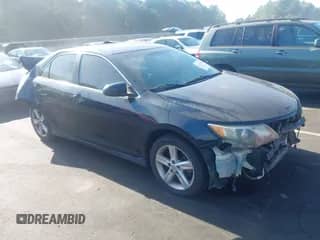 2013 Toyota Camry L z VIN 4T1BF1FK2DU660086, wystawiony jako IAAI lot #43123515 z przebiegiem 250 969 mil mil oraz . Historia ofert i sprzedaży dostępna na DreamBid. Obrazek 1.