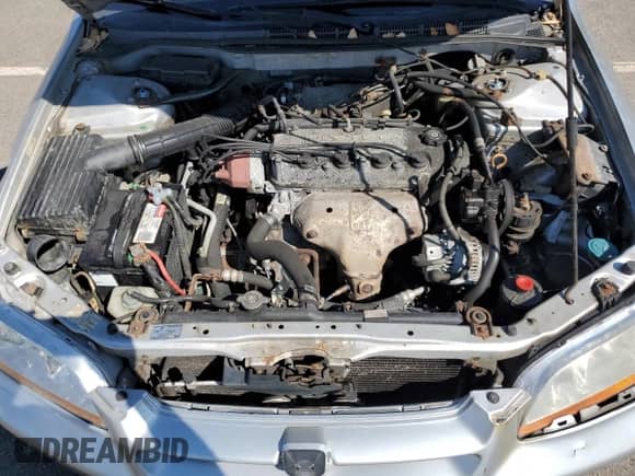 2000 Honda Accord LX с VIN 1HGCG6558YA106929, выставлен на аукционе Copart как лот 50229935 с пробегом 244 574 миль миль и Списание • Salvage title. История ставок и продаж доступна на DreamBid. Изображение 13.