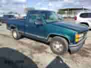 1998 GMC Sierra 1500 z VIN 1GTEC14M1WZ510653, wystawiony jako Copart lot #46268765 z przebiegiem 177 385 mil mil oraz Szkoda całkowita • Salvage title. Historia ofert i sprzedaży dostępna na DreamBid. Obrazek 4.