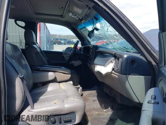 2001 Chevrolet Suburban LT z VIN 3GNFK16T51G150752, wystawiony jako IAAI lot #41864072 z przebiegiem 369 548 mil mil oraz . Historia ofert i sprzedaży dostępna na DreamBid. Obrazek 5.