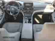 2018 Honda Accord Touring z VIN 1HGCV2F91JA006919, wystawiony jako Copart lot #82345515 z przebiegiem 128 886 mil mil oraz Szkoda całkowita • Salvage title. Historia ofert i sprzedaży dostępna na DreamBid. Obrazek 8.