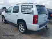 2013 Chevrolet Tahoe LS z VIN 1GNSCAE03DR373556, wystawiony jako IAAI lot #43399660 z przebiegiem 159 400 mil mil oraz . Historia ofert i sprzedaży dostępna na DreamBid. Obrazek 3.