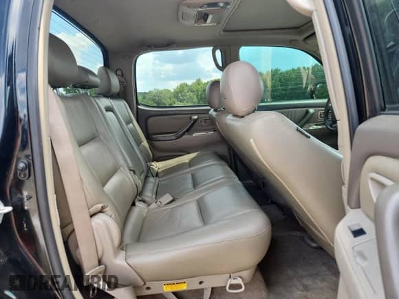 2006 Toyota Tundra Limited z VIN 5TBET38166S526045, wystawiony jako Copart lot #66914345 z przebiegiem 166 666 mil mil oraz Czysty tytuł • Clean title. Historia ofert i sprzedaży dostępna na DreamBid. Obrazek 10.