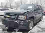 2012 Chevrolet Tahoe с VIN 1GNSKDEJ8CR301439, выставлен на аукционе IAAI как лот 41560272 с пробегом 169 096 миль миль и . История ставок и продаж доступна на DreamBid. Изображение 6.