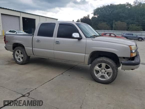 2005 Chevrolet Silverado 1500 Z71 with VIN 2GCEK13T451156131, listed as a Copart auction lot 83863095 with 4,291,924 mi miles and Salvage title. Bid and sale history available at DreamBid. Image 4.