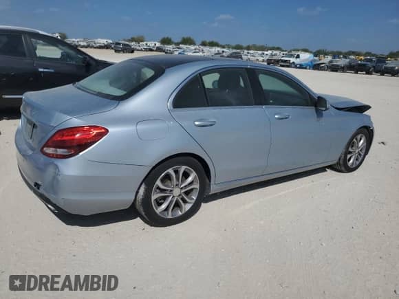 2015 Mercedes-Benz C 300 z VIN 55SWF4JB6FU070479, wystawiony jako Copart lot #87196955 z przebiegiem 98 702 mil mil oraz Szkoda całkowita • Salvage title. Historia ofert i sprzedaży dostępna na DreamBid. Obrazek 3.