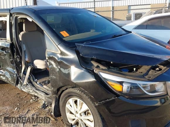 2017 Kia Sedona L with VIN KNDMA5C10H6278681, listed as a IAAI auction lot 43213950 with 41,161 mi miles and . Bid and sale history available at DreamBid. Image 6.