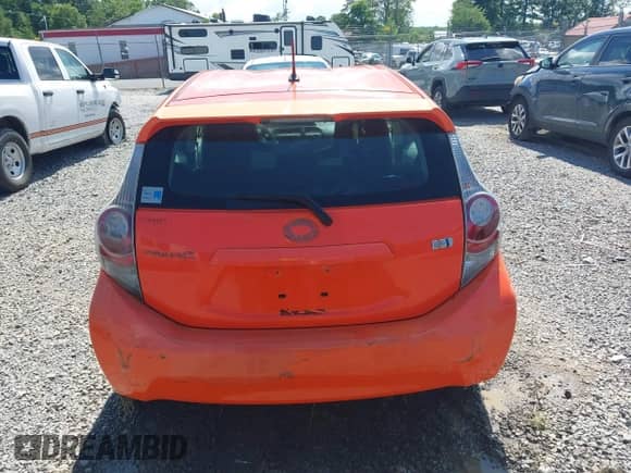 2012 Toyota Prius One z VIN JTDKDTB38C1017620, wystawiony jako IAAI lot #42647343 z przebiegiem 146 011 mil mil oraz . Historia ofert i sprzedaży dostępna na DreamBid. Obrazek 17.