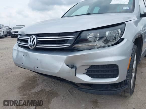 2017 Volkswagen Tiguan Wolfsburg Edition с VIN WVGSV7AX1HW510439, выставлен на аукционе IAAI как лот 42328922 с пробегом 69 095 миль миль и . История ставок и продаж доступна на DreamBid. Изображение 6.