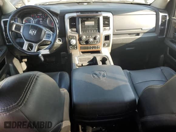 2016 Ram 1500 Laramie z VIN 1C6RR7VM3GS280830, wystawiony jako Copart lot #80669555 z przebiegiem 202 998 mil mil oraz Czysty tytuł • Clean title. Historia ofert i sprzedaży dostępna na DreamBid. Obrazek 8.