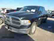 2018 Ram 1500 Big Horn z VIN 1C6RR6LG8JS149133, wystawiony jako IAAI lot #43487206 z przebiegiem 131 024 mil mil oraz . Historia ofert i sprzedaży dostępna na DreamBid. Obrazek 16.