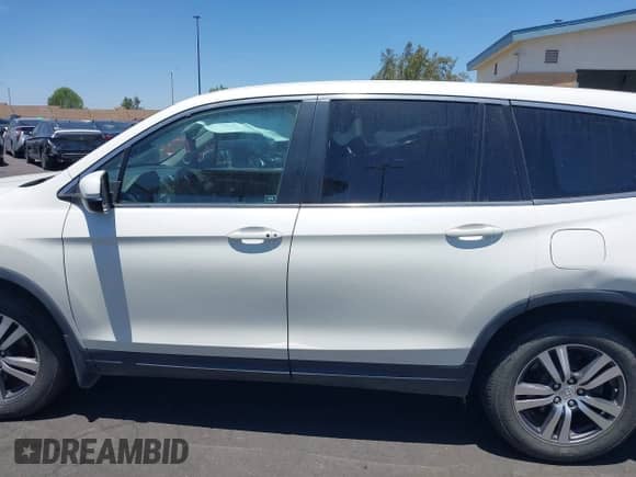 2017 Honda Pilot EX-L z VIN 5FNYF5H80HB040102, wystawiony jako IAAI lot #42310780 z przebiegiem 111 680 mil mil oraz . Historia ofert i sprzedaży dostępna na DreamBid. Obrazek 14.