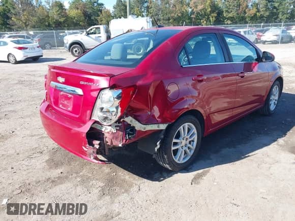 2013 Chevrolet Sonic LT с VIN 1G1JC5SH9D4183417, выставлен на аукционе IAAI как лот 43397596 с пробегом 115 555 миль миль и . История ставок и продаж доступна на DreamBid. Изображение 4.