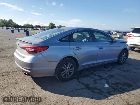2015 Hyundai Sonata SE with VIN 5NPE24AF4FH187622, listed as a Copart auction lot 84408425 with 90,545 mi miles and Salvage title. Bid and sale history available at DreamBid. Image 3.
