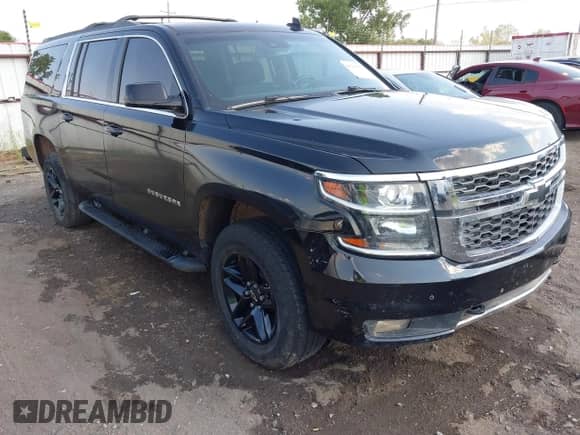 2019 Chevrolet Suburban LT z VIN 1GNSKHKC7KR200369, wystawiony jako IAAI lot #43223036 z przebiegiem Nie podano mil oraz . Historia ofert i sprzedaży dostępna na DreamBid. Obrazek 1.
