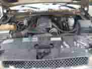 2004 Chevrolet Silverado 2500 LS z VIN 1GCGC23U14F137211, wystawiony jako IAAI lot #41269562 z przebiegiem 298 317 mil mil oraz . Historia ofert i sprzedaży dostępna na DreamBid. Obrazek 10.