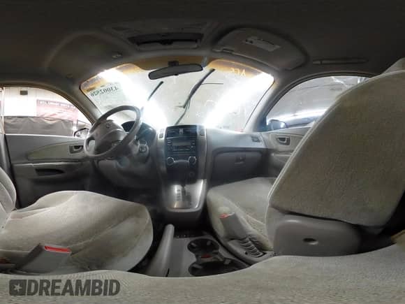 2005 Hyundai Tucson GLS с VIN KM8JN12DX5U135557, выставлен на аукционе IAAI как лот 43002526 с пробегом 197 122 миль миль и . История ставок и продаж доступна на DreamBid. Изображение 18.