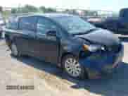 2014 Toyota Sienna LE z VIN 5TDJK3DC0ES091392, wystawiony jako IAAI lot #43138131 z przebiegiem 161 711 mil mil oraz . Historia ofert i sprzedaży dostępna na DreamBid. Obrazek 1.