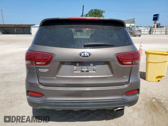 2020 Kia Sorento LX with VIN 5XYPG4A56LG615081, listed as a Copart auction lot 67124905 with 117,290 mi miles and Clean title. Bid and sale history available at DreamBid. Image 6.