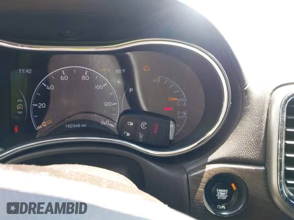 2018 Jeep Grand Cherokee Overland with VIN 1C4RJFCG0JC326025, listed as a IAAI auction lot 42387079 with 182,046 mi miles and . Bid and sale history available at DreamBid. Image 11.