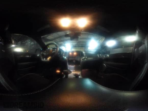 2014 Jeep Grand Cherokee SRT-8 z VIN 1C4RJFDJ0EC497826, wystawiony jako IAAI lot #38543666 z przebiegiem 79 937 mil mil oraz . Historia ofert i sprzedaży dostępna na DreamBid. Obrazek 20.