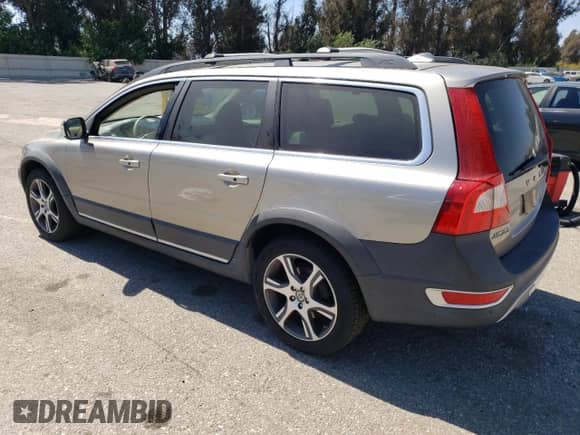 2013 Volvo XC70 T6 with VIN YV4902BZ6D1153283, listed as a Copart auction lot 72032835 with 20,235 mi miles and Salvage title. Bid and sale history available at DreamBid. Image 2.