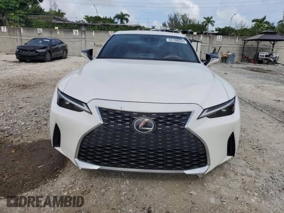 2022 Lexus IS 300 z VIN JTHDA1D27N5119978, wystawiony jako Copart lot #65100645 z przebiegiem 39 094 mil mil oraz Nie do naprawy • Non repairable. Historia ofert i sprzedaży dostępna na DreamBid. Obrazek 5.