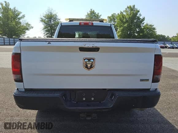 2017 Ram 1500 Tradesman z VIN 1C6RR6FGXHS769083, wystawiony jako Copart lot #66611645 z przebiegiem 175 674 mil mil oraz Czysty tytuł • Clean title. Historia ofert i sprzedaży dostępna na DreamBid. Obrazek 6.