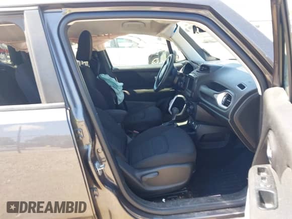2018 Jeep Renegade Latitude с VIN ZACCJBBB0JPH75687, выставлен на аукционе IAAI как лот 42622496 с пробегом 60 767 миль миль и . История ставок и продаж доступна на DreamBid. Изображение 5.