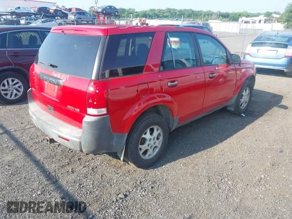 2002 Saturn VUE с VIN 5GZCZ63B22S820637, выставлен на аукционе IAAI как лот 42663282 с пробегом 160 774 миль миль и . История ставок и продаж доступна на DreamBid. Изображение 4.
