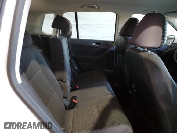 2011 Volkswagen Tiguan S с VIN WVGCV7AX9BW513004, выставлен на аукционе Copart как лот 90214585 с пробегом 196 702 миль миль и На запчасти • Non repairable. История ставок и продаж доступна на DreamBid. Изображение 11.