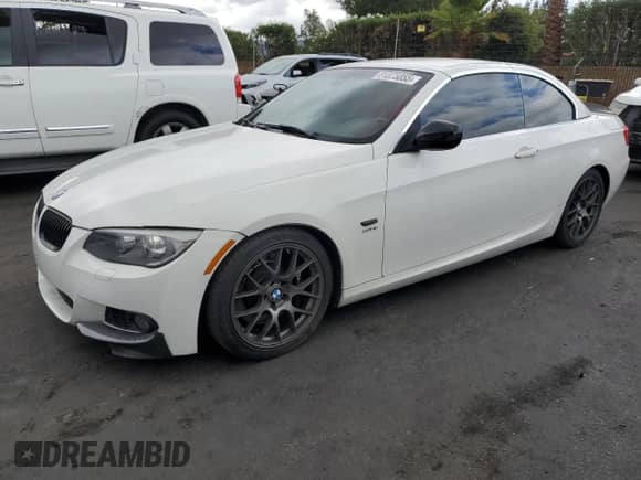 2011 BMW 3 Series 335is с VIN WBADX1C57BE570039, выставлен на аукционе Copart как лот 81875055 с пробегом 121 456 миль миль и Списание • Salvage title. История ставок и продаж доступна на DreamBid. Изображение 1.