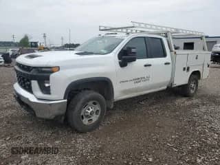 2020 Chevrolet Silverado 2500HD z VIN 1GB2YLE78LF275453, wystawiony jako Copart lot #64737825 z przebiegiem 121 496 mil mil oraz Czysty tytuł • Clean title. Historia ofert i sprzedaży dostępna na DreamBid. Obrazek 1.