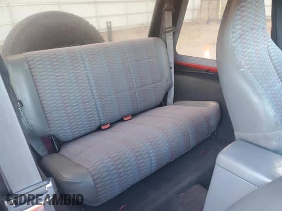1998 Jeep Wrangler Sport с VIN 1J4FY19S3WP782396, выставлен на аукционе Copart как лот 87373825 с пробегом 201 150 миль миль и Списание • Salvage title. История ставок и продаж доступна на DreamBid. Изображение 10.
